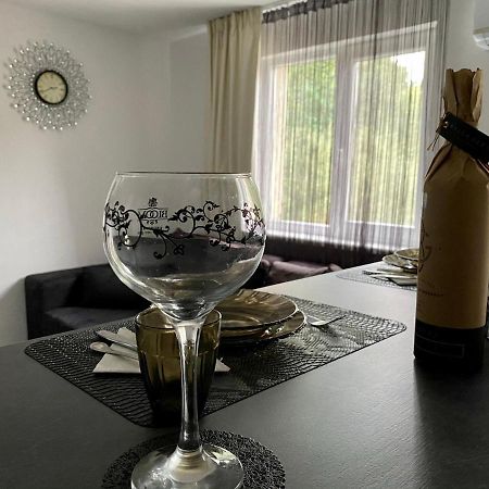 T&T Apartman Praid Buitenkant foto