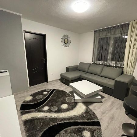T&T Apartman Praid Buitenkant foto
