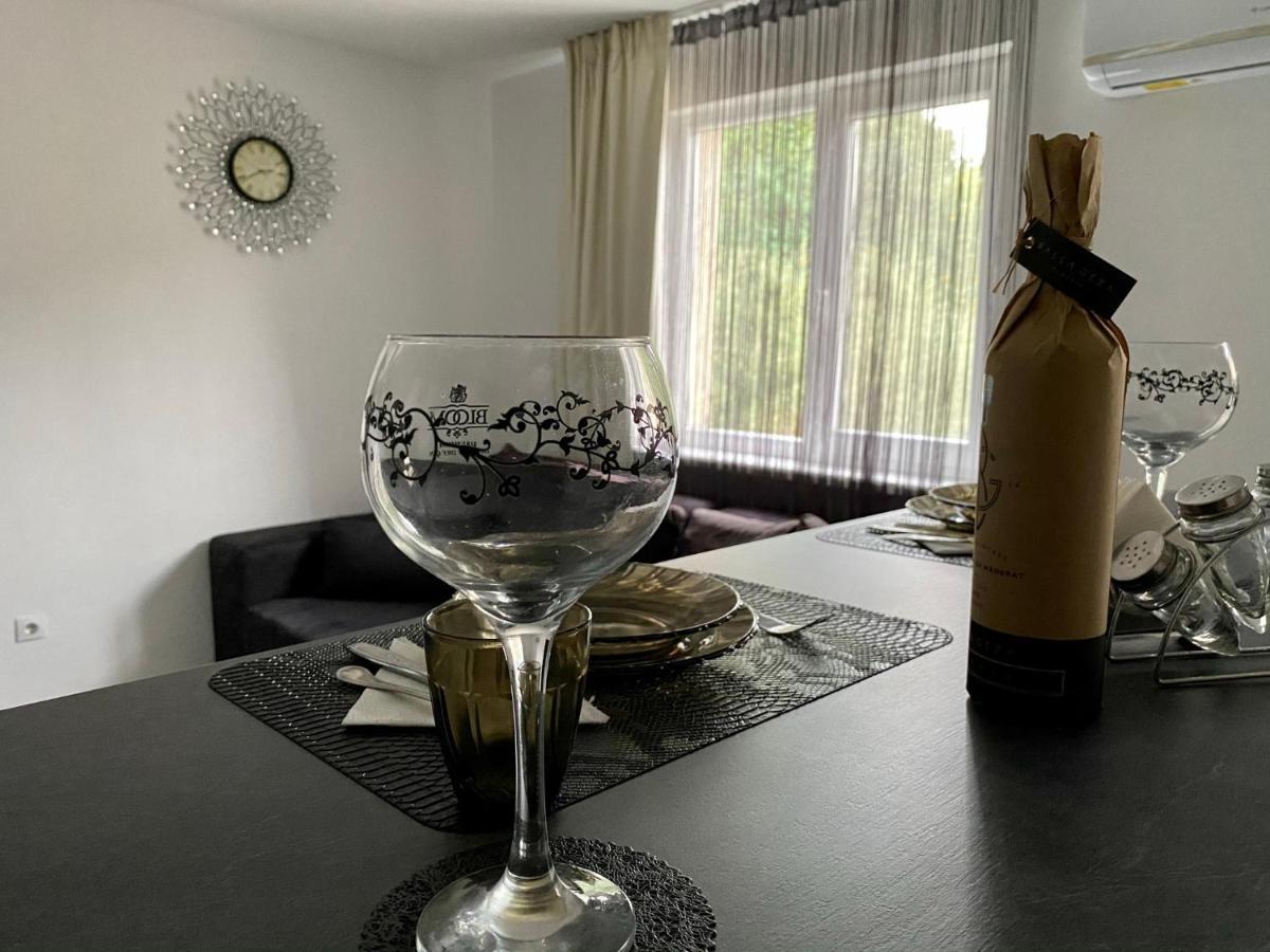 T&T Apartman Praid Buitenkant foto